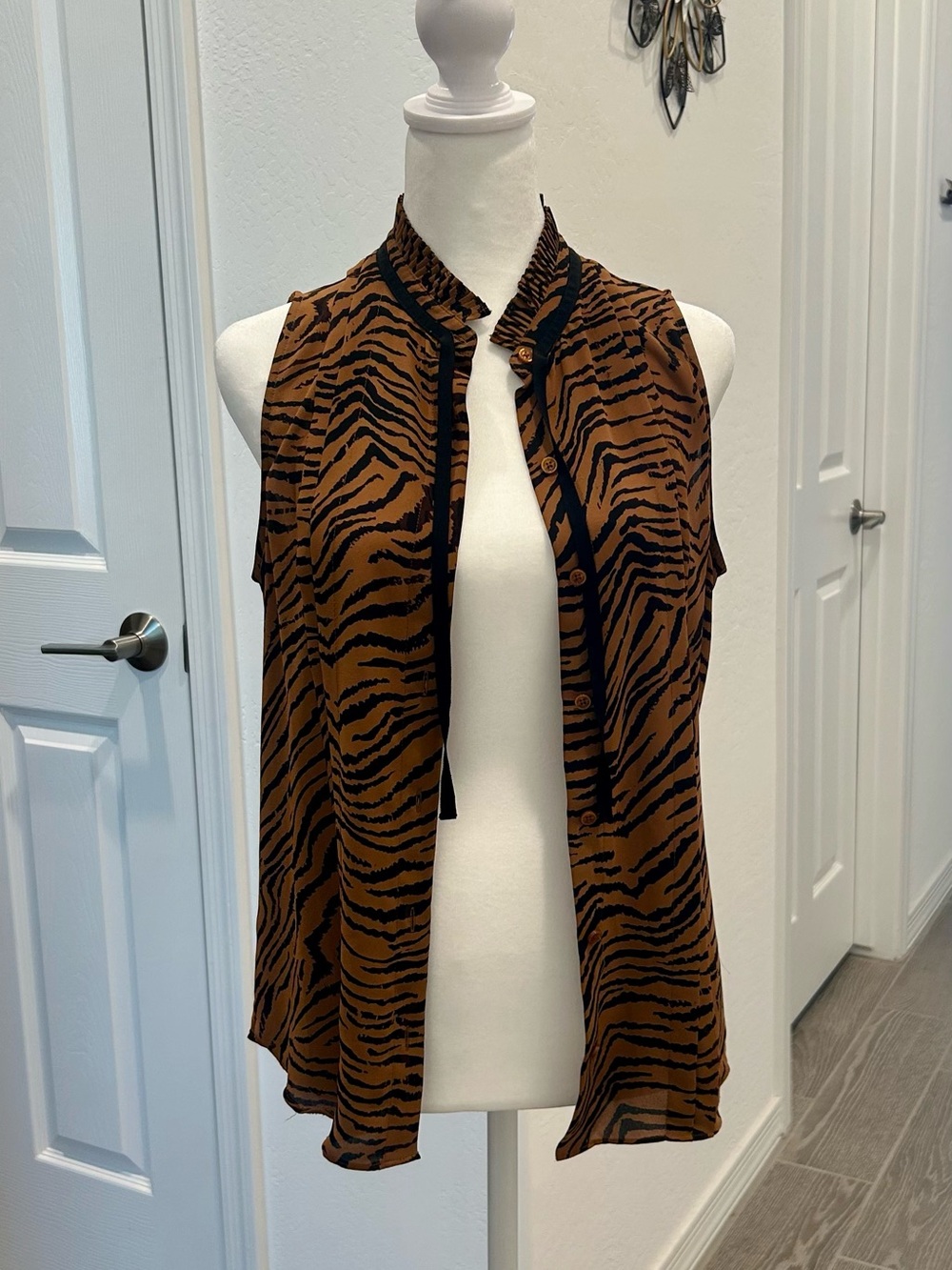 White House Black Market Brown & Black Tiger-Print Top